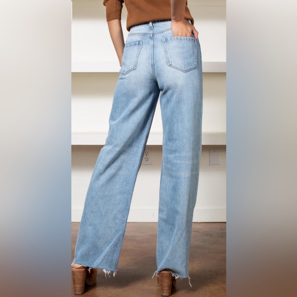 BLANK NYC The Franklin Ribcage Wide Leg Jeans - Picture 3 of 13